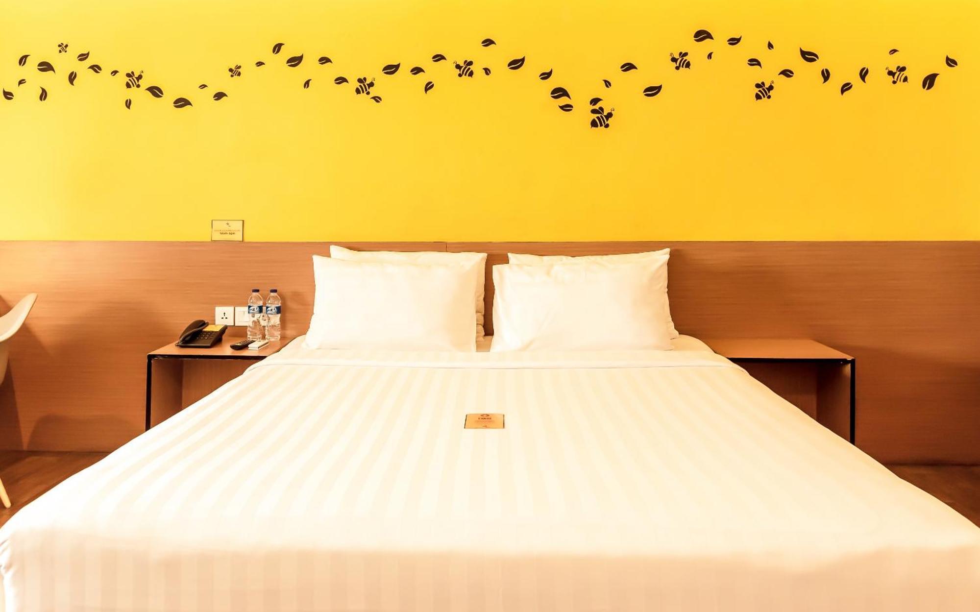 Yellow Bee Tangerang Szoba fotó