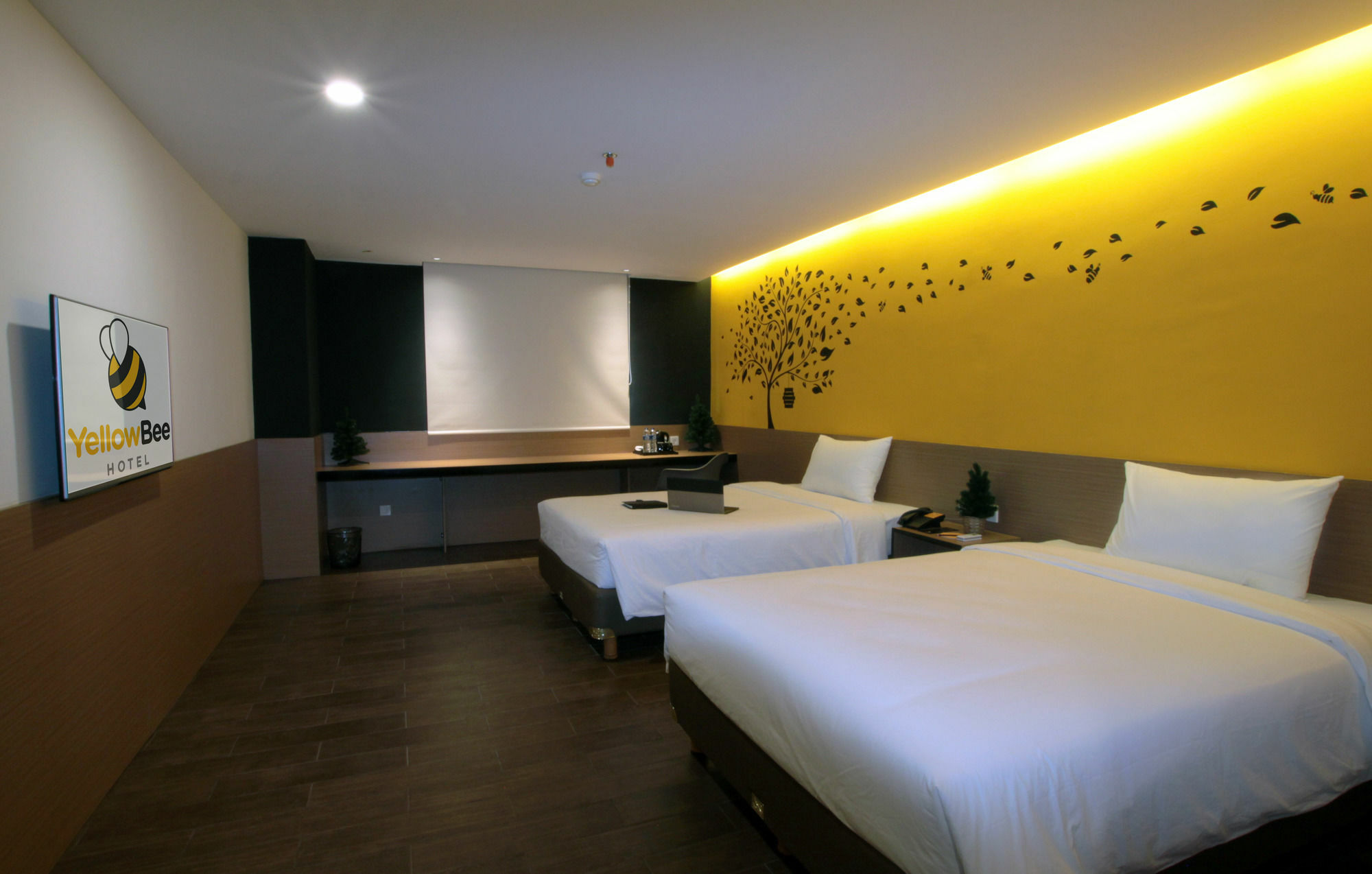 Yellow Bee Tangerang Kültér fotó